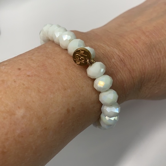 Bourbon & Bowties Iridescent Beaded Stretch Bracelet - White/Gold - Picture 3 of 4